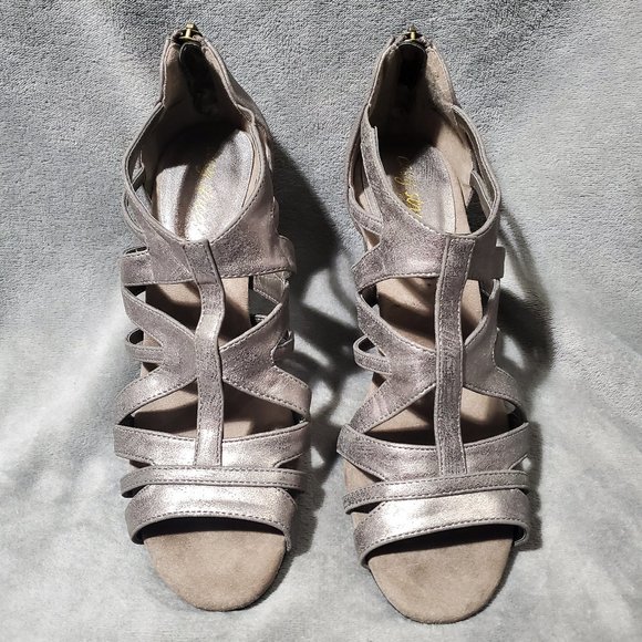 Easy Street Amaze Gladiator Heeled Sandals Pewter Metallic Silver Size 9… - Picture 2 of 11